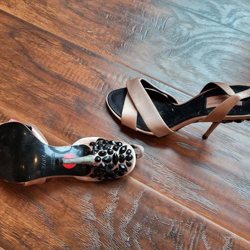 Shoes - Picture 6 of 12